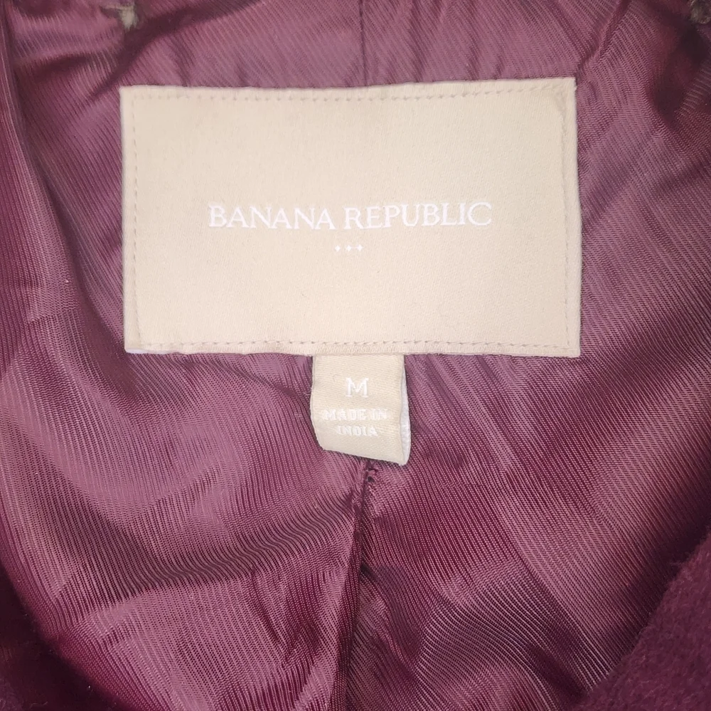 Banana Republic ​brand banana